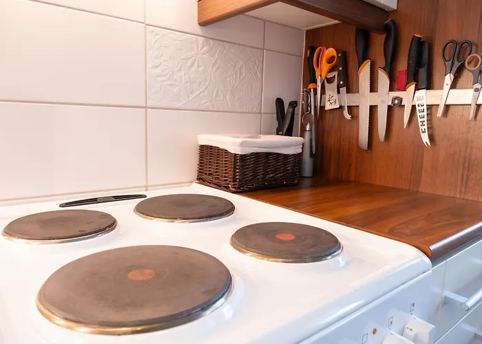 Cozy With Private Sauna And Parking